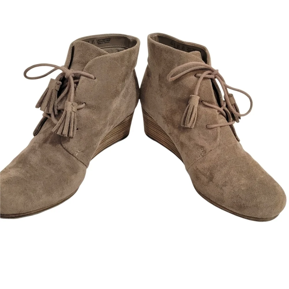 Dr. Scholl's Dakota Tan Faux Suede Tassel Wedge Booties